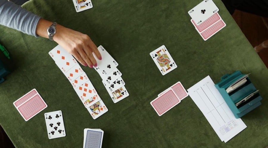 Pourquoi jouer au bridge est bon pour vous… et amusant
